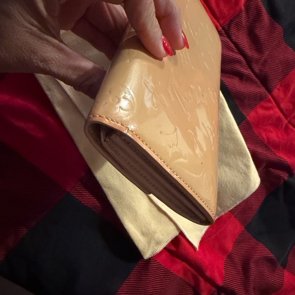 Louis Vuitton Vernis Sarah Wallet - Picture 4 of 14